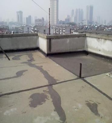 湛江漏水维修 楼顶漏水是什么原因，楼顶漏水维修方法是什么?